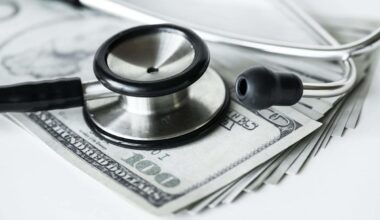 Humana Jumps 6%, UnitedHealth Climbs 5%, Cigna Rises 4% as Analysts Cheer Softer Medical Cost Trends