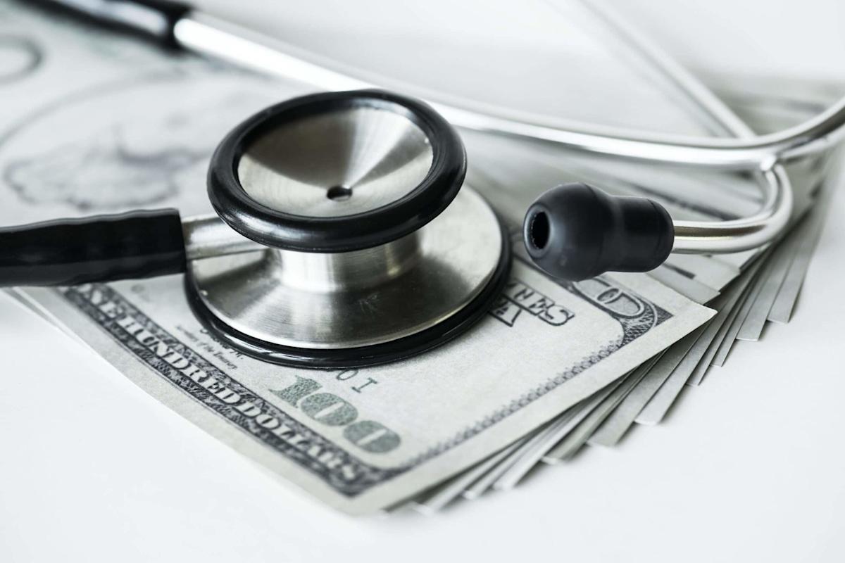 Humana Jumps 6%, UnitedHealth Climbs 5%, Cigna Rises 4% as Analysts Cheer Softer Medical Cost Trends