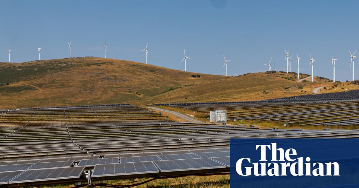 Spanish households save €10 a month thanks to renewables expansion, report finds | Spain