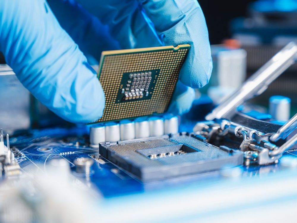 MRVL Vs AVGO: Which Custom AI Chipmaker Has Bigger Upside Potential?