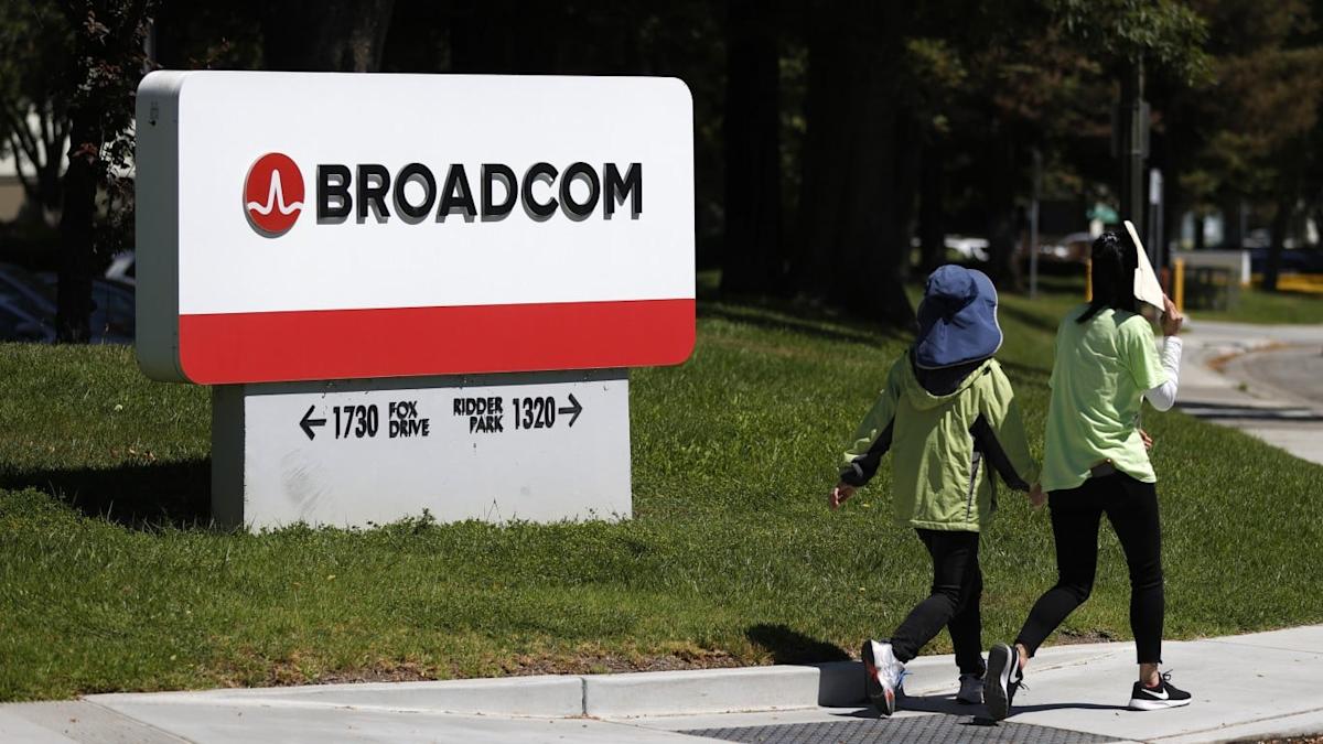 Wall Street Analyst: Broadcom’s Flat AI Guidance Justified the Selloff, but Nvidia Remains Best-in-Class Chip Play
