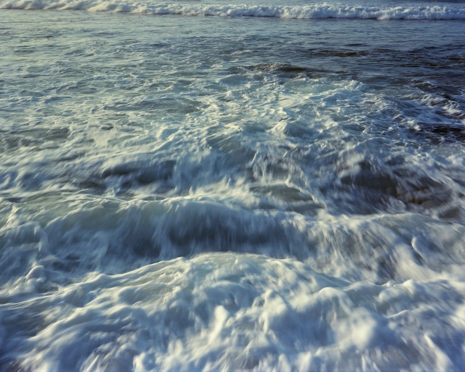 New Waves by Takashi Homma