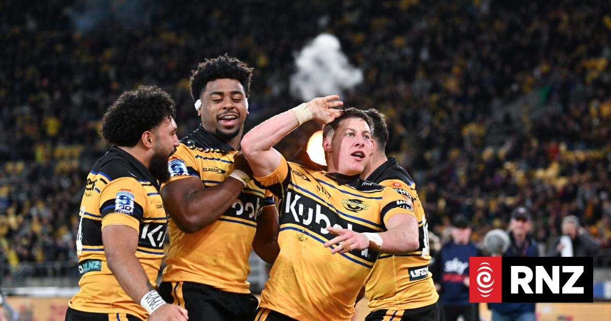 Super Rugby Pacific: Hurricanes storm into grand final with brilliant win over Blues