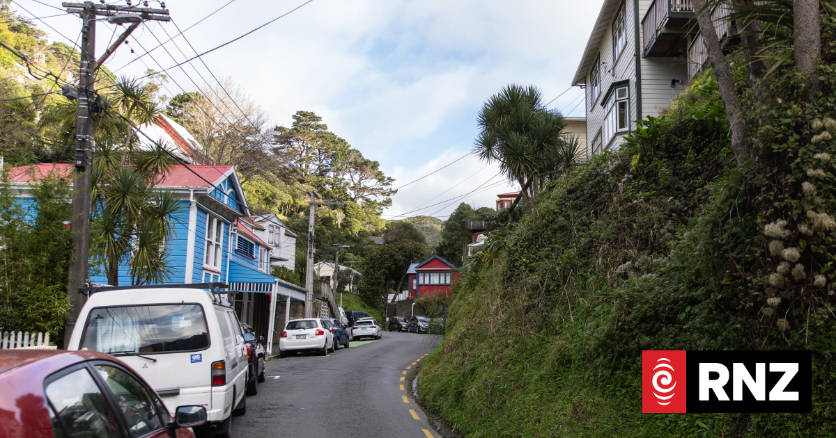 Residents furious at two months of Wellington Water's noisy overnight works