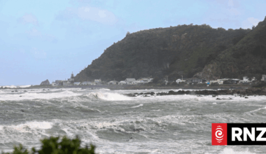 Live: Waves up to 11 metres hit Wellington's coast, state of emergency lifted