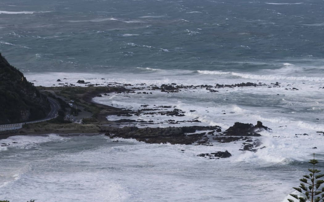 Wellington's south coast is under a Heavy Swell Warning on 9 June 2026.