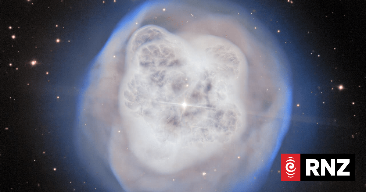 New pic of the Crystal Ball Nebula captures the ‘spectacular’ throes of a dying star