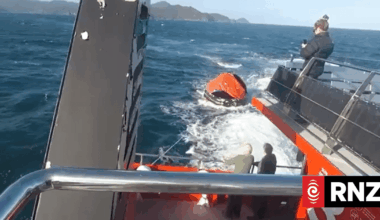 Great Barrier Island ferry loses both life rafts