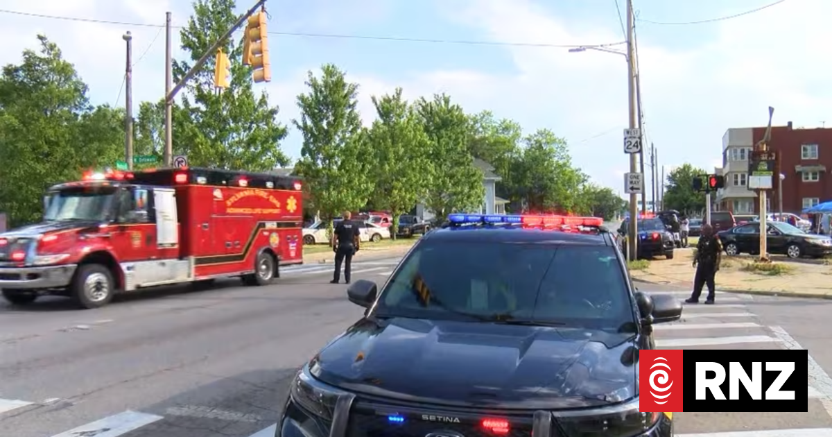 US police search for suspects after 12 shot near festival in Ohio