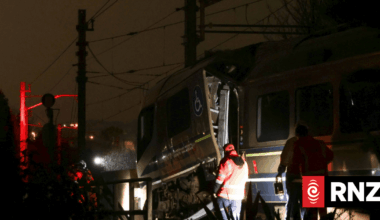 Injuries after Wellington train derailment between Box Hill, Khandallah