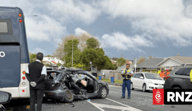 Crash between bus and multiple cars on Auckland's Te Atatu Road leaves three injured