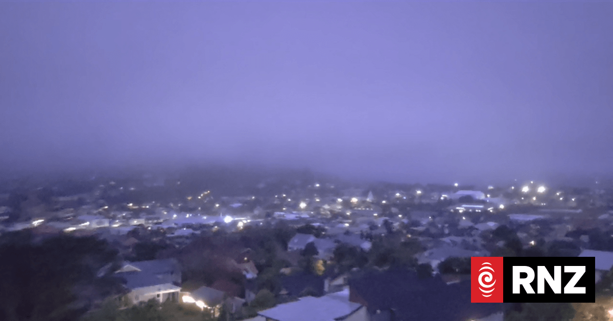 Watch: Violent storm sweeps through the centre of NZ