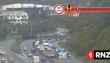 State Highway 1 in Wellington reopens after caravan flips