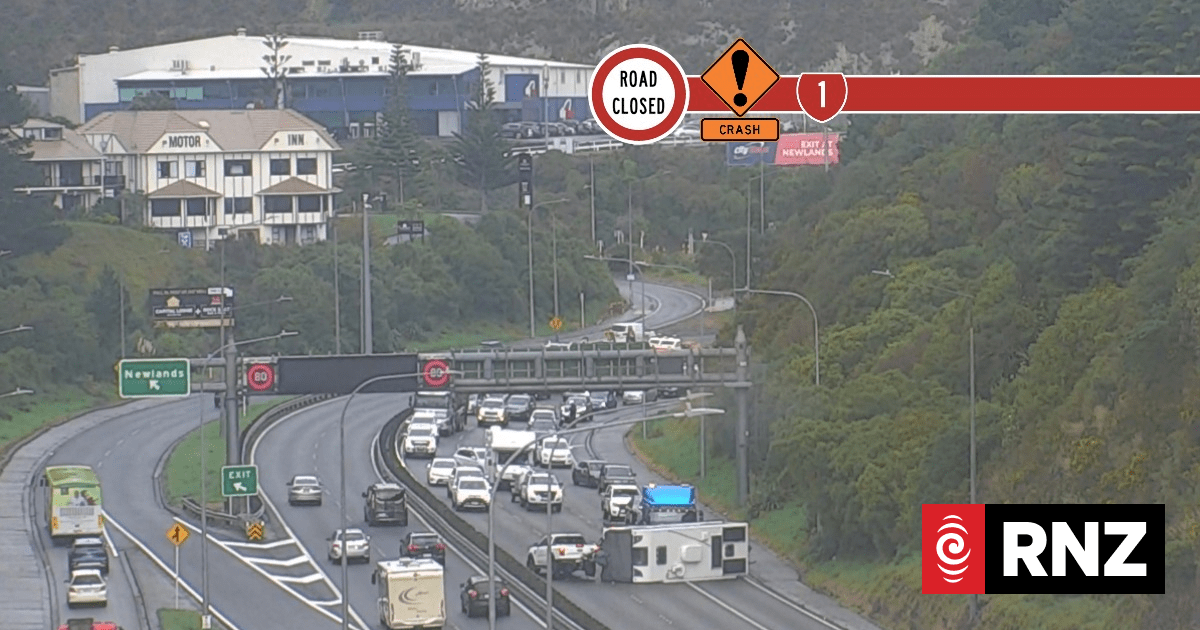 State Highway 1 in Wellington reopens after caravan flips