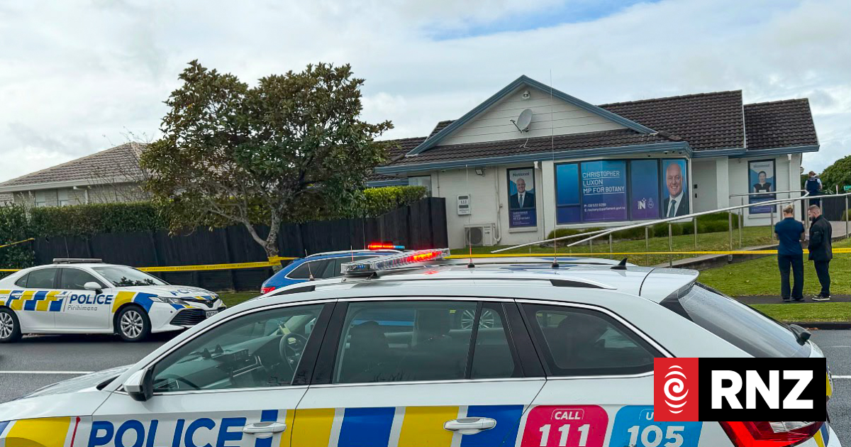 Police cordon off Prime Minister's Auckland electorate office