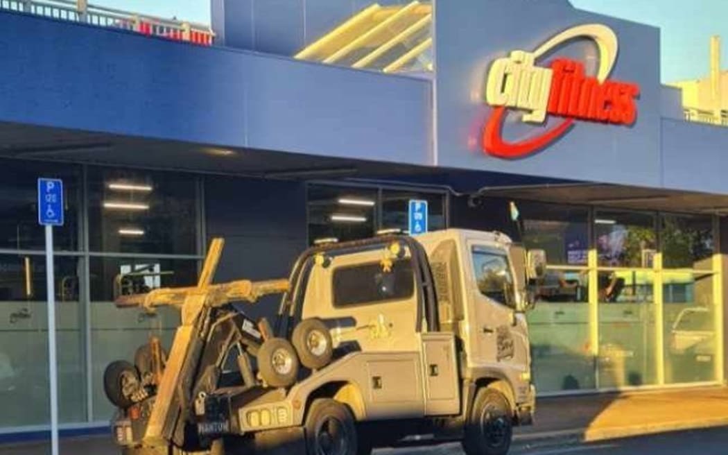 There has been no fine for a Hamilton Parking Services tow truck photographed in a disabled car park on Barton St. Credit: Supplied