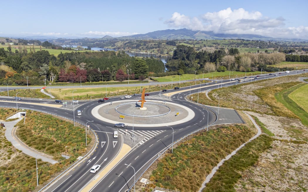 The SH1 Cambridge to Piarere extension will create an unprecedented level of economic growth, according to Government leaders.