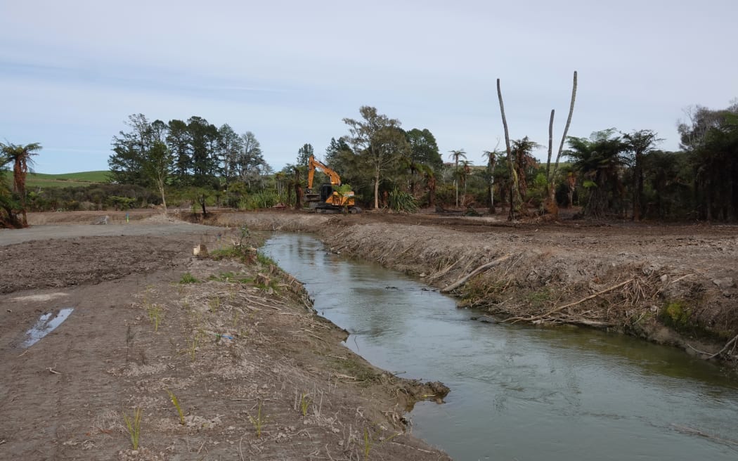 The project’s first stage involves clearing blockages and invasive weeds from Te Kuaha, the lake’s outlet.