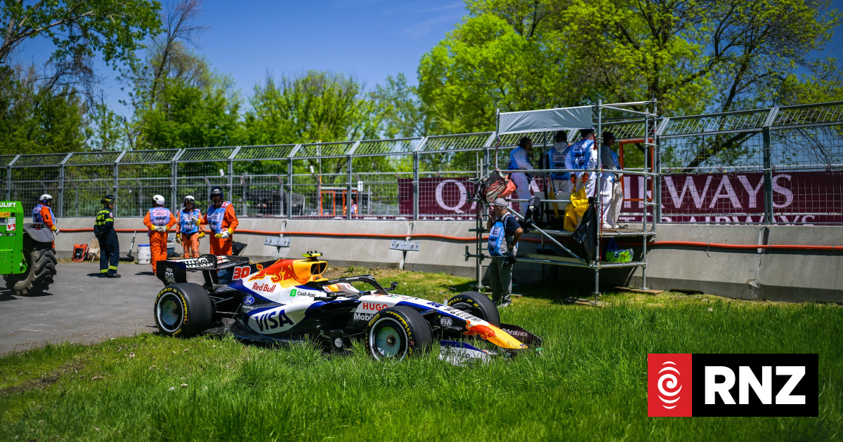 F1 agrees to engine changes for next two years