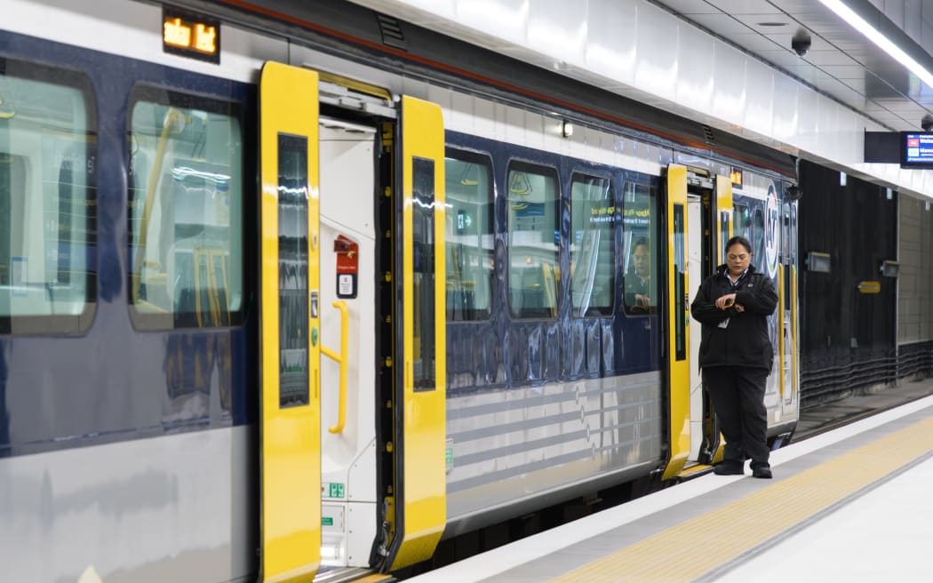 Auckland City Rail Link, platform Staff