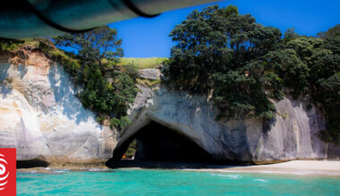 Residents in favour of charging for Cathedral Cove access, survey reveals