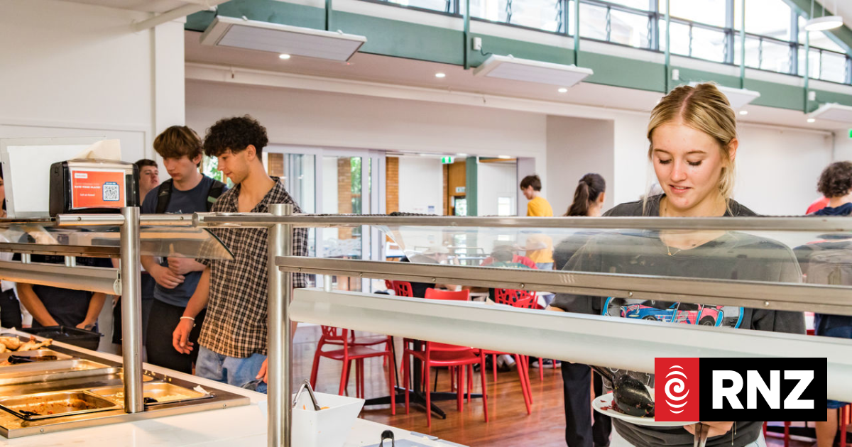 University of Canterbury Students' Association admits charge for mass food poisoning