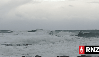 Cook Strait ferry sailings cancelled, residents told to stay off beaches as swells up to 10.5m forecast in Wellington