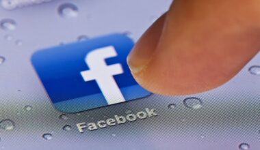 Facebook and Instagram users report major outage worldwide