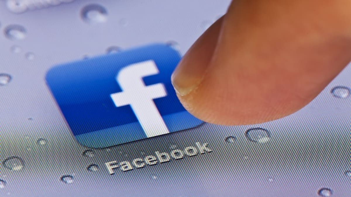 Facebook and Instagram users report major outage worldwide