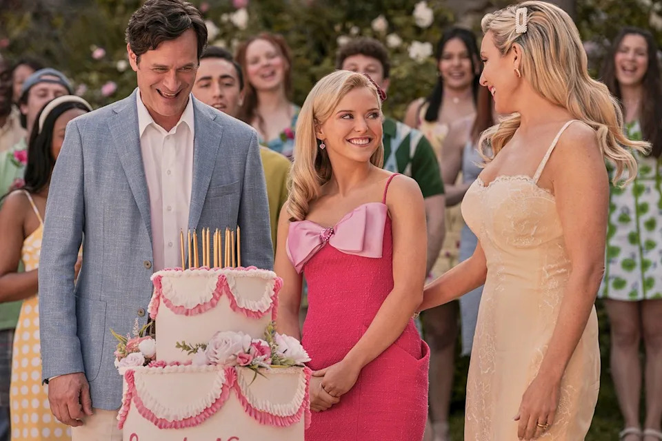 Tom Everett Scott as Wyatt Woods, Lexi Minetree as Elle Woods and June Diane Raphael as Eva Woods in 'Elle'Credit: Jessica Brooks/Prime