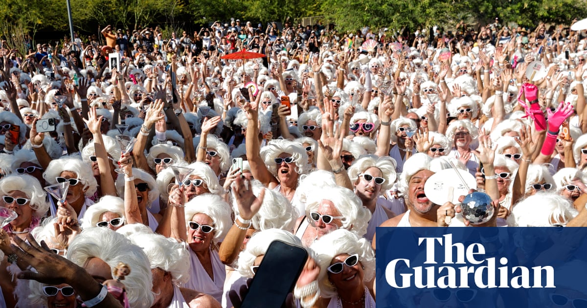 Marilyn Monroe lookalikes flock to Palm Springs for star’s 100th birthday – in pictures - The Guardian