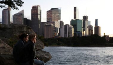Australia's net trade drags on economy in Q1 as tech, fuel imports surge