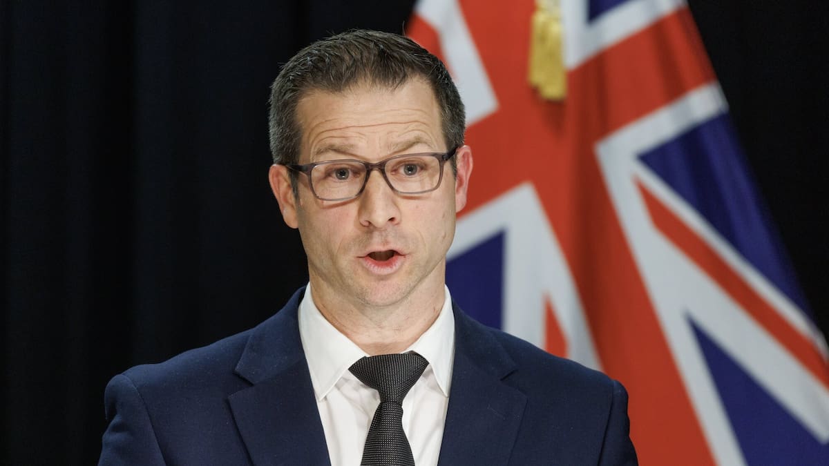 From submarines to spin rooms: How Defence Minister Chris Penk stays afloat in politics
