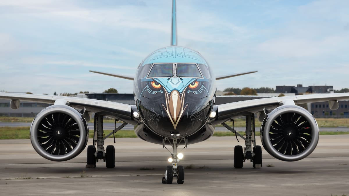 Embraer stages Rio spectacle while promising smoother jet production