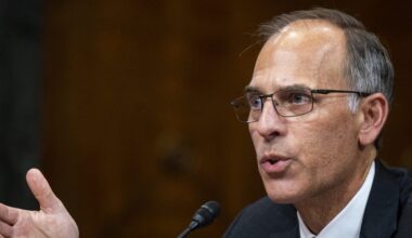 Top Economist Warns That the US Economy Is Flashing Key Warning Signal