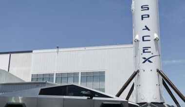 Jamie Dimon Rolls Out Red Carpet for Elon Musk Ahead of SpaceX's IPO