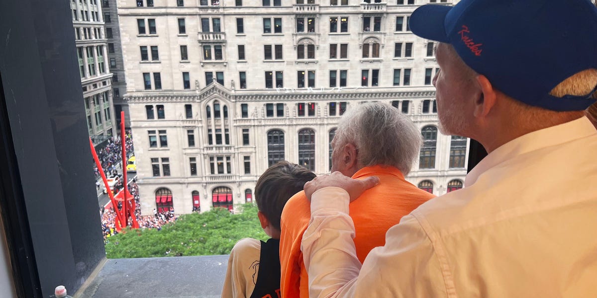 3 Generations of Knicks Fans Watch Parade From Business Insider Office