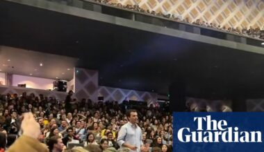 Is there a pianist in the house? Audience member steps up to perform in La La Land in Sydney | Sydney