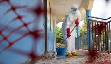 Ebola cases top 500 in DR Congo amid spread warning