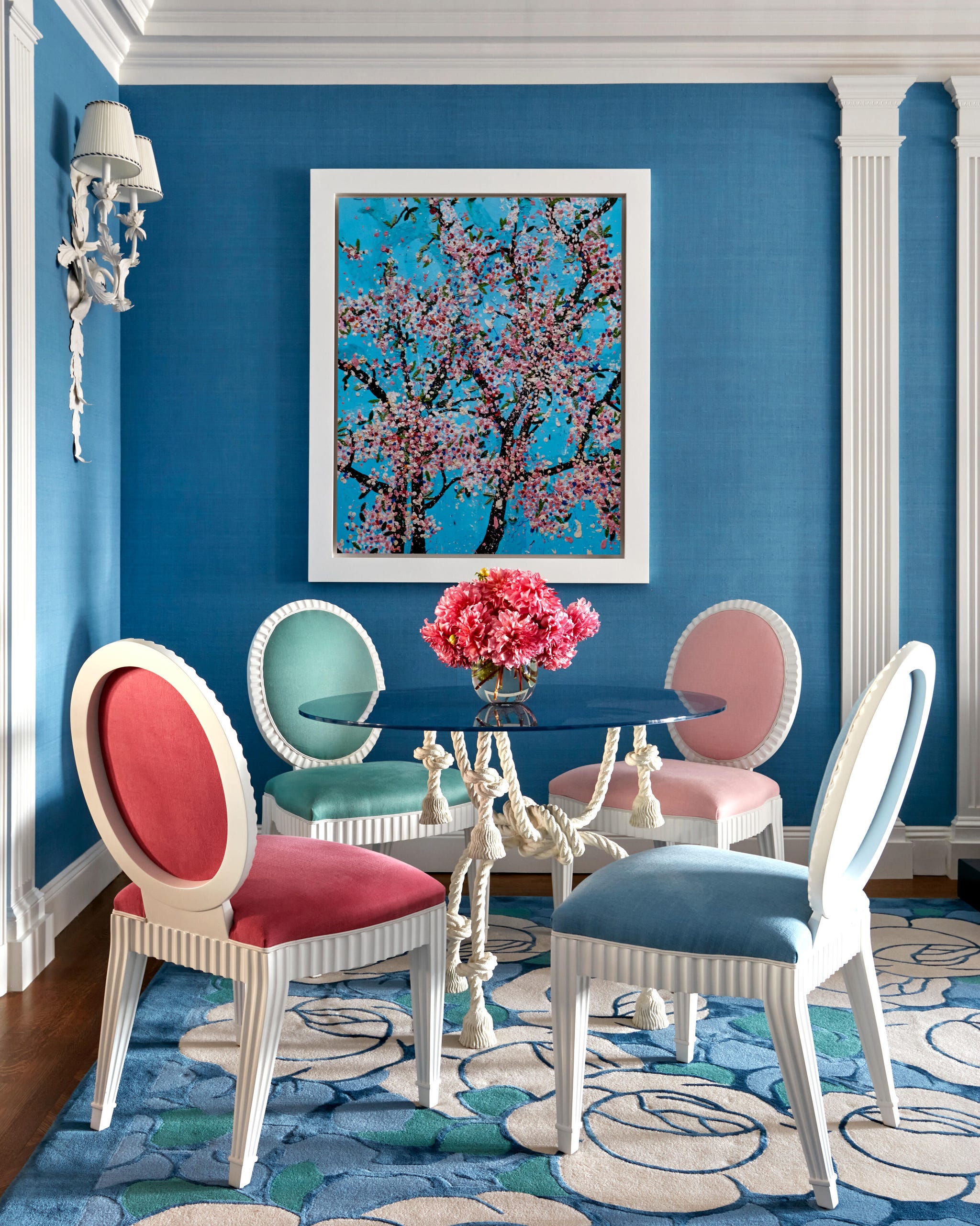 Anthony Baratta Manhattan apartment living room with a stylish table Anthony Baratta Manhattan apartment living room with a stylish table