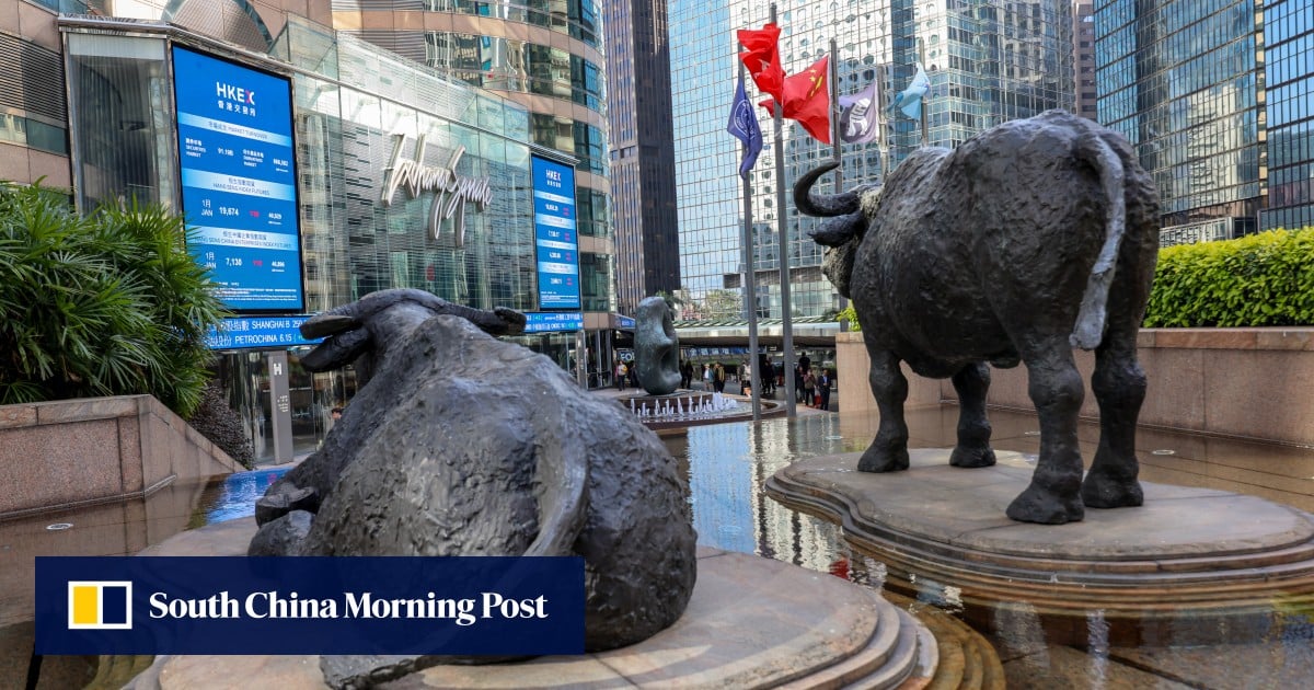 Hong Kong stocks struggle as mainland China markets ride AI wave