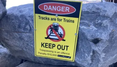 Thieves taking ‘enormous risk’; as much as 5km of cable stolen from rail network in six months - Stuff