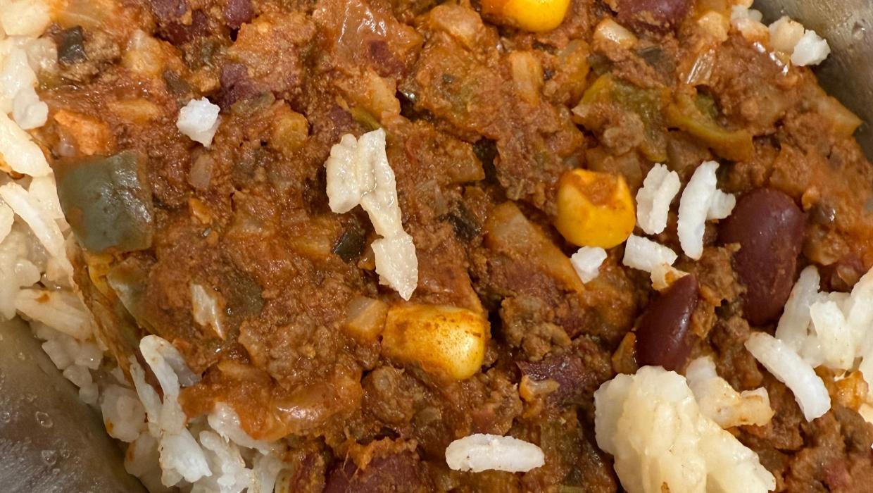 Up to 20,000 school lunches wasted daily, nearly half of meals fail nutrition standards, report finds - Stuff