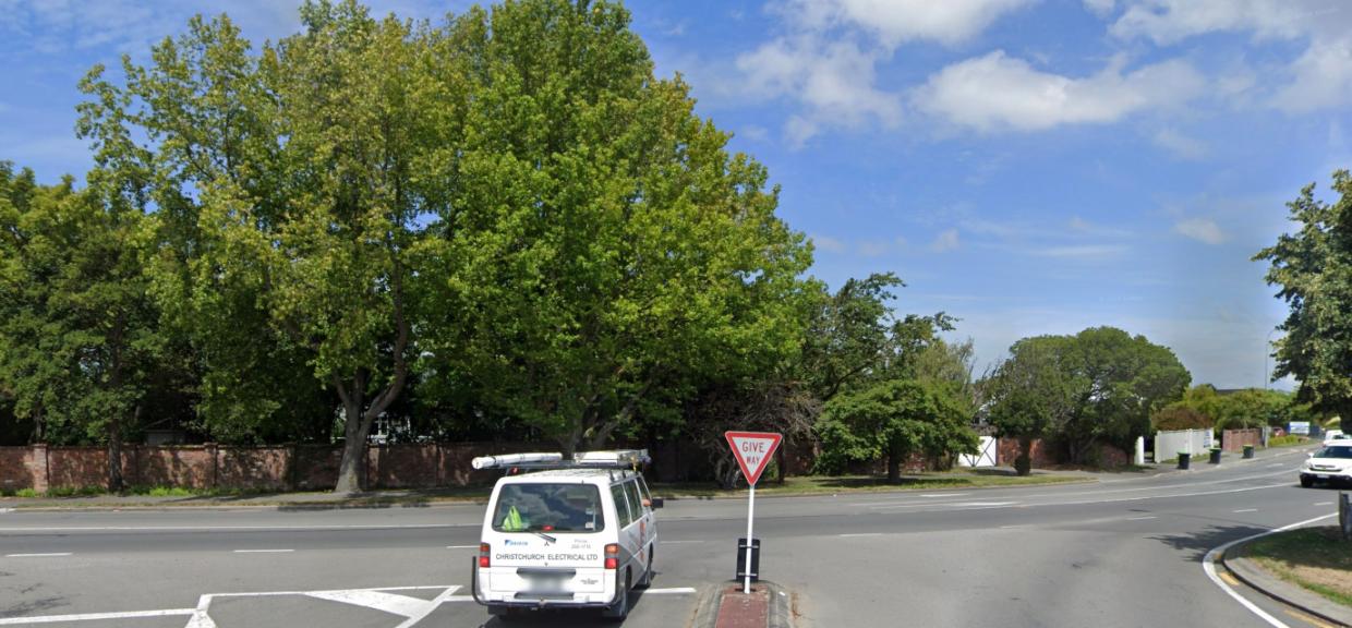 One critical after two-car crash blocks Canterbury road - Stuff