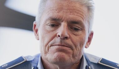 Has Police Commissioner Richard Chambers made his own position ‘untenable’? - Stuff