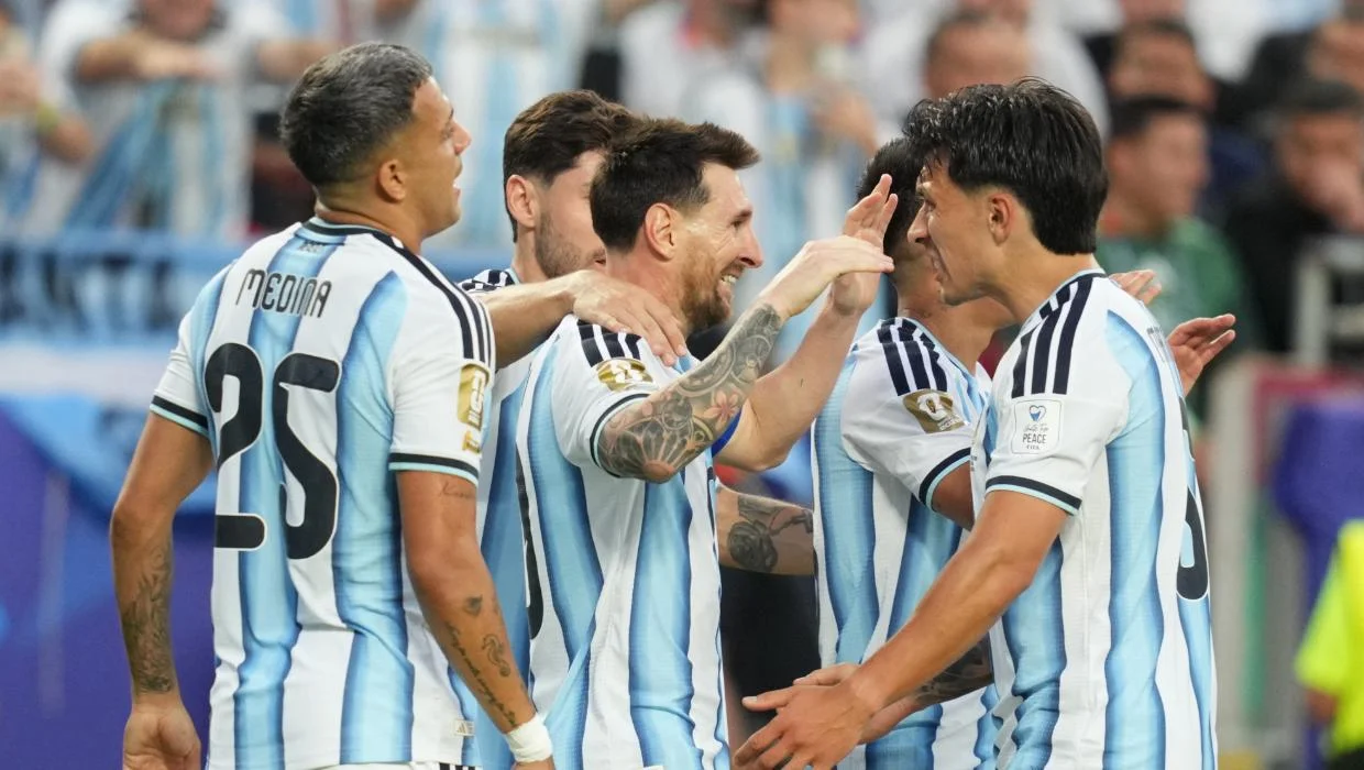 Live: Lionel Messi magic gives Argentina the lead over Algeria at World Cup - Stuff