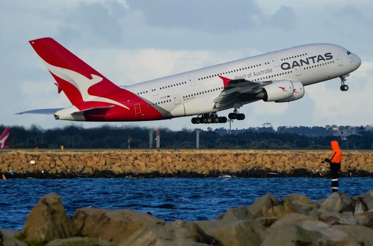 Qantas passengers frustrated after flight to Wellington diverted - Stuff