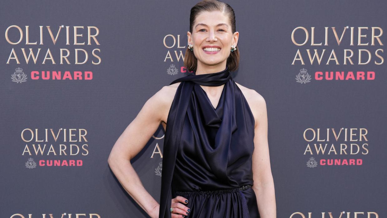 Is it OK to use your phone in the theatre? It’s a no from Rosamund Pike, now tell us what you think - Stuff