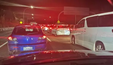 Major traffic jam as crash closes SH1 north of Wellington for hours into the night - Stuff
