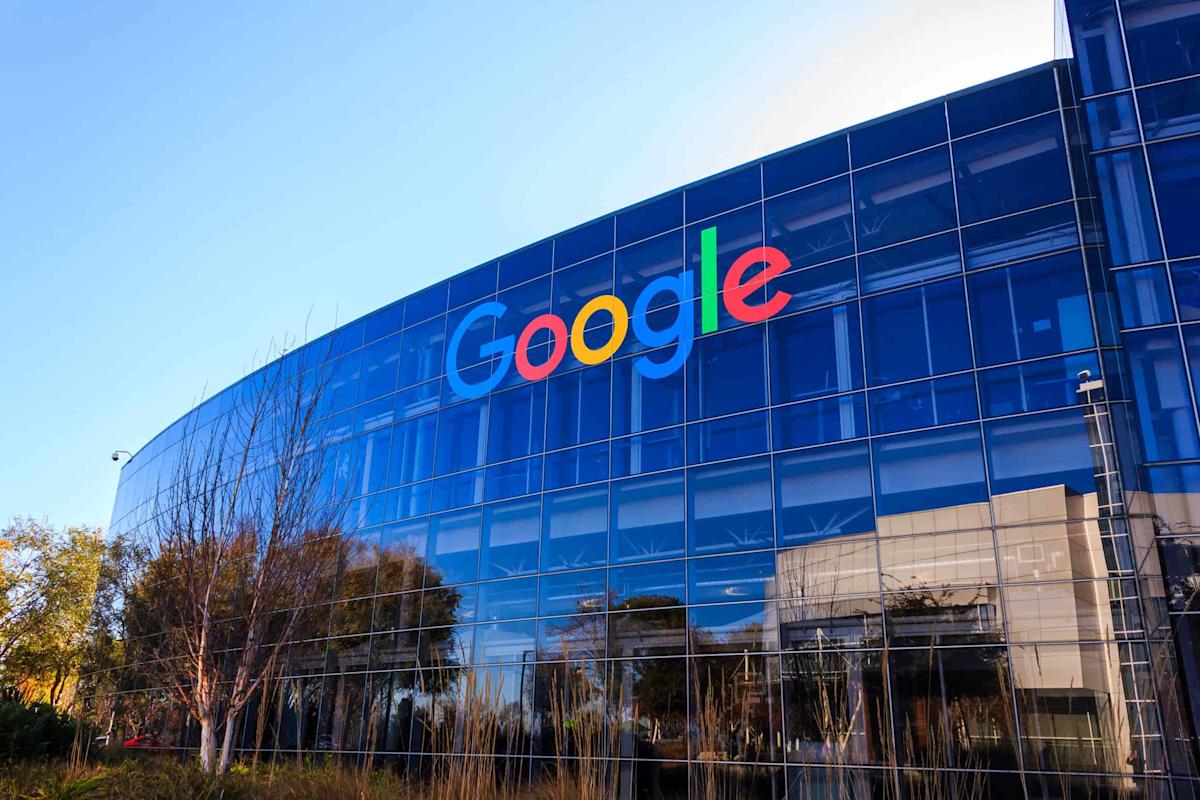 Alphabet Sinks 6%, Amazon Slides 4% Amid AI Capex Anxiety Across the Hyperscalers